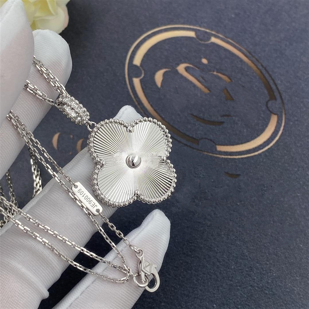 [Pearl Jewelrys]CLOVER 25MM SILVER BIG CLOVER NECKLACE