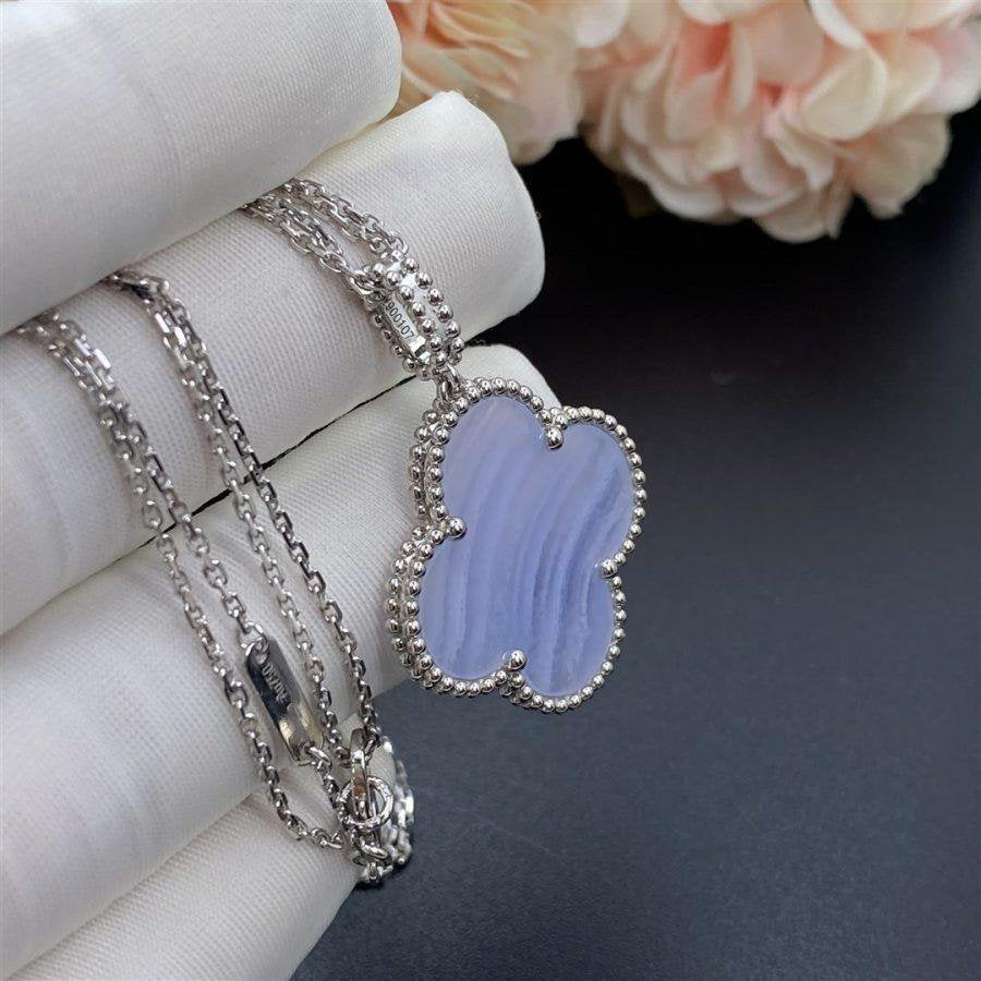 [Pearl Jewelrys]CLOVER SILVER CHALCEDONY BIG CLOVER NECKLACE