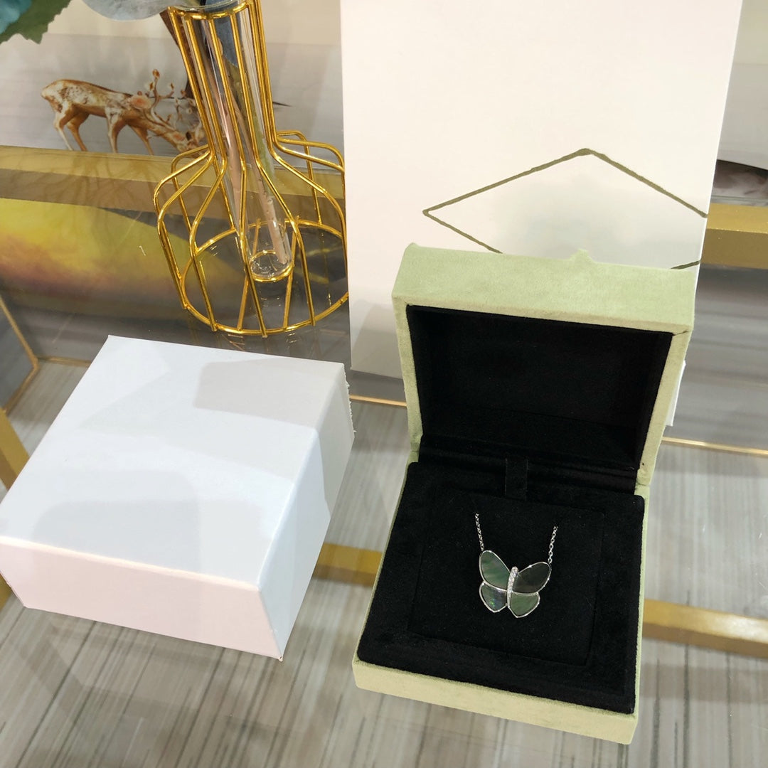 [Pearl Jewelrys]LARGE BUTTERFLY SILVER PENDANT DIAMOND NECKLACE