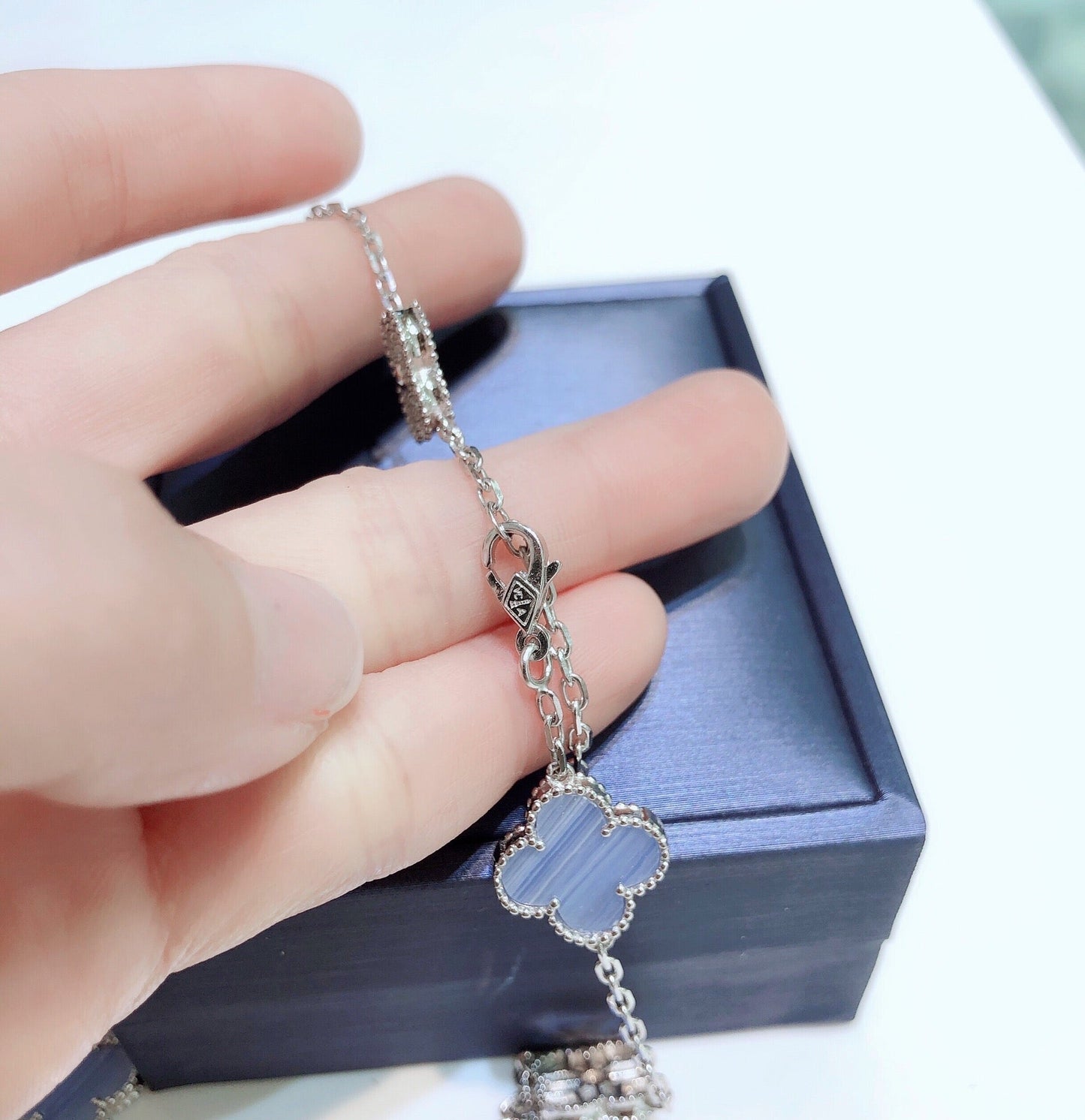 [Pearl Jewelrys]CLOVERS THE 10-MOTIFS CHALCEDONY DIAMONDS SILVER NECKLACE