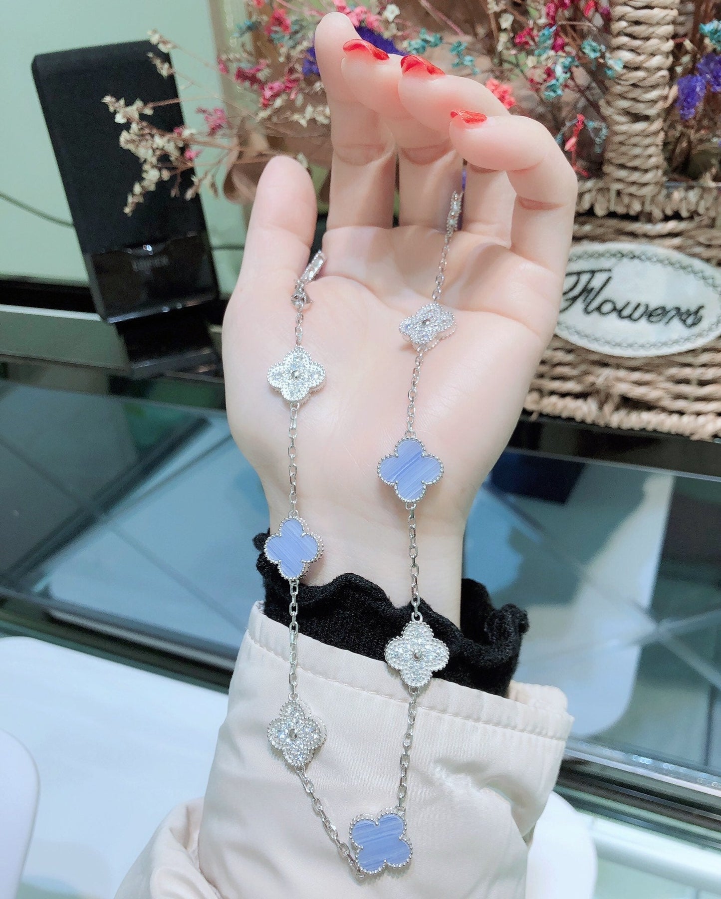 [Pearl Jewelrys]CLOVERS THE 10-MOTIFS CHALCEDONY DIAMONDS SILVER NECKLACE
