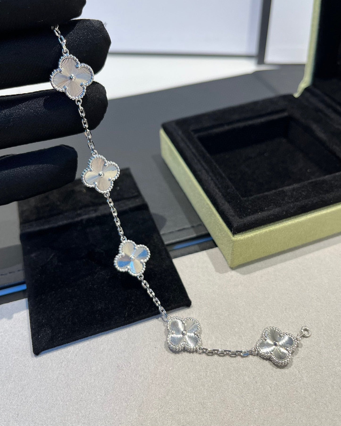 [Pearl Jewelrys]CLOVER SILVER 5 MOTIFS BRACELET